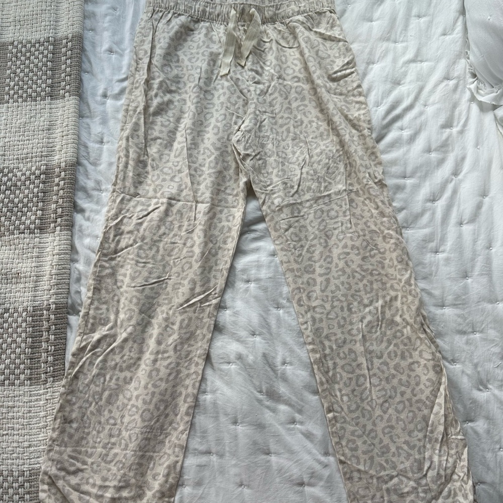 Old Navy Leopard Print Pajama Pants - Cream